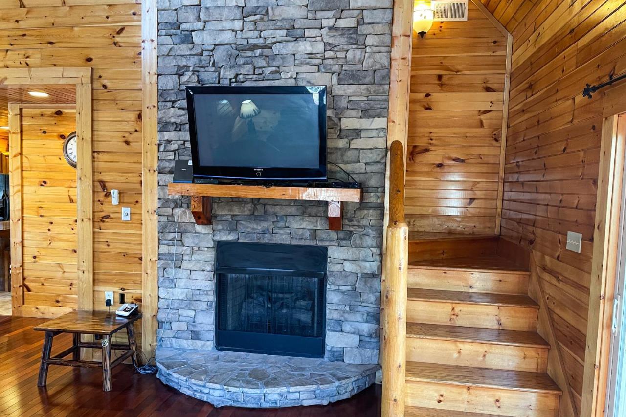 Black Bear Hideaway Сasa de vacaciones
